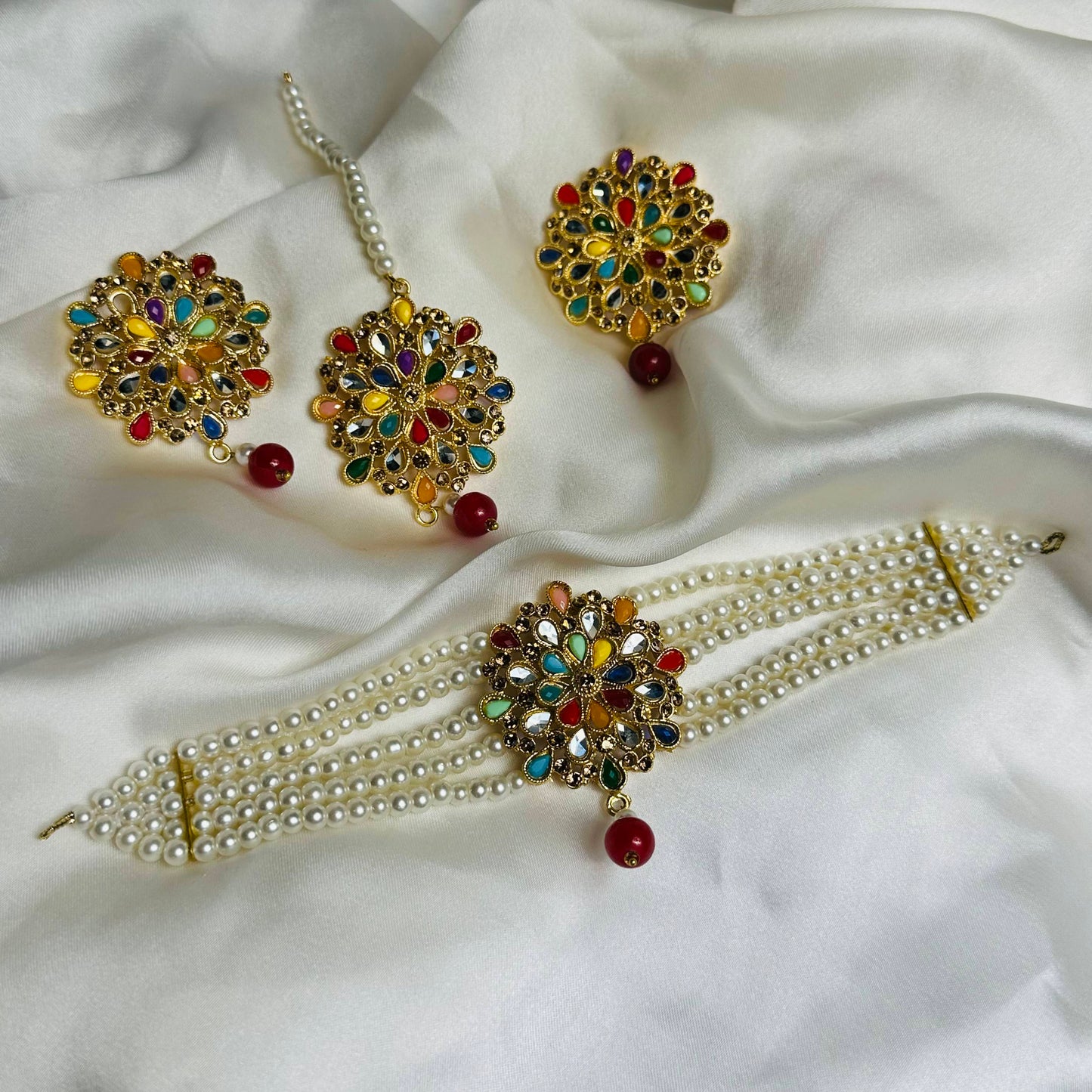 Stylish Flower Choker Set