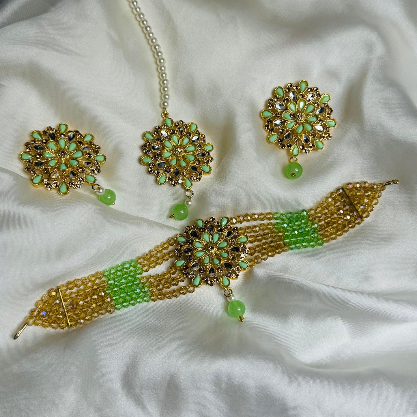 Stylish Flower Choker Set