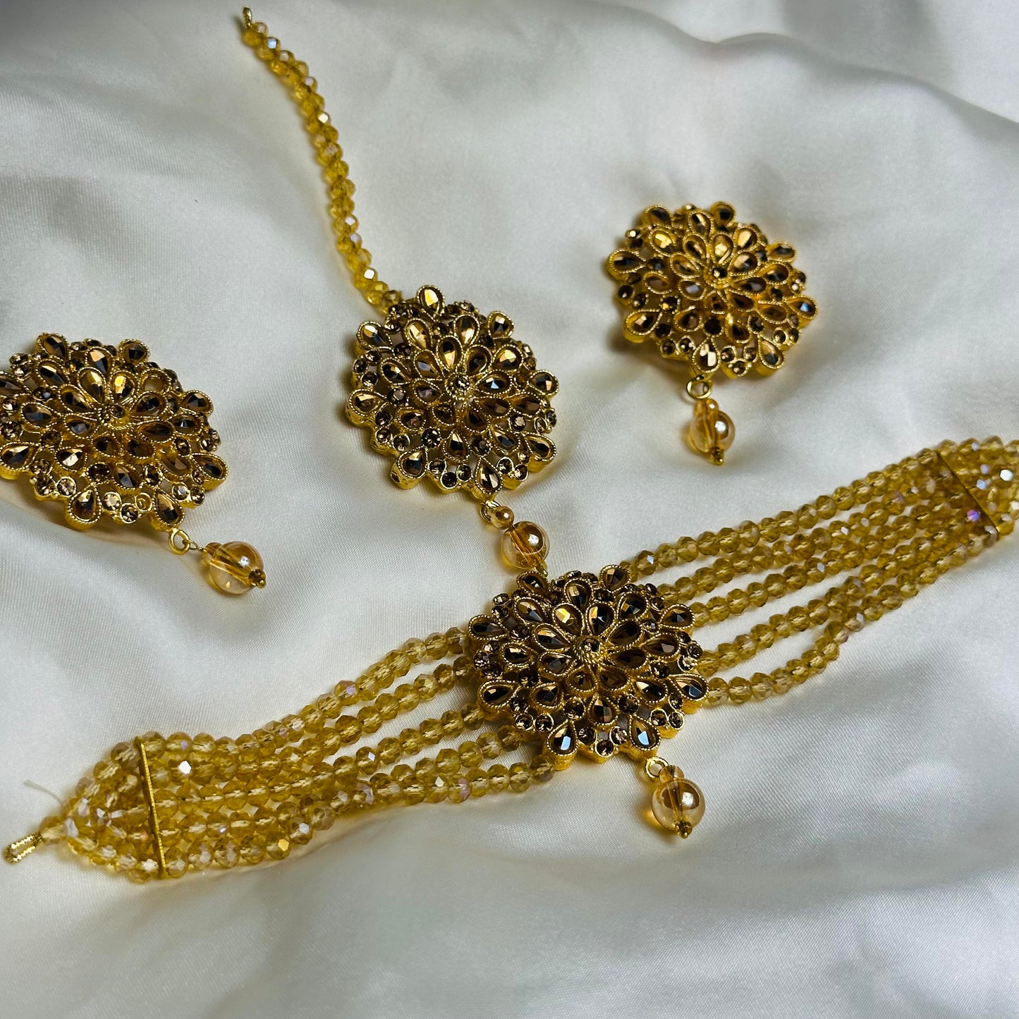 Stylish Flower Choker Set